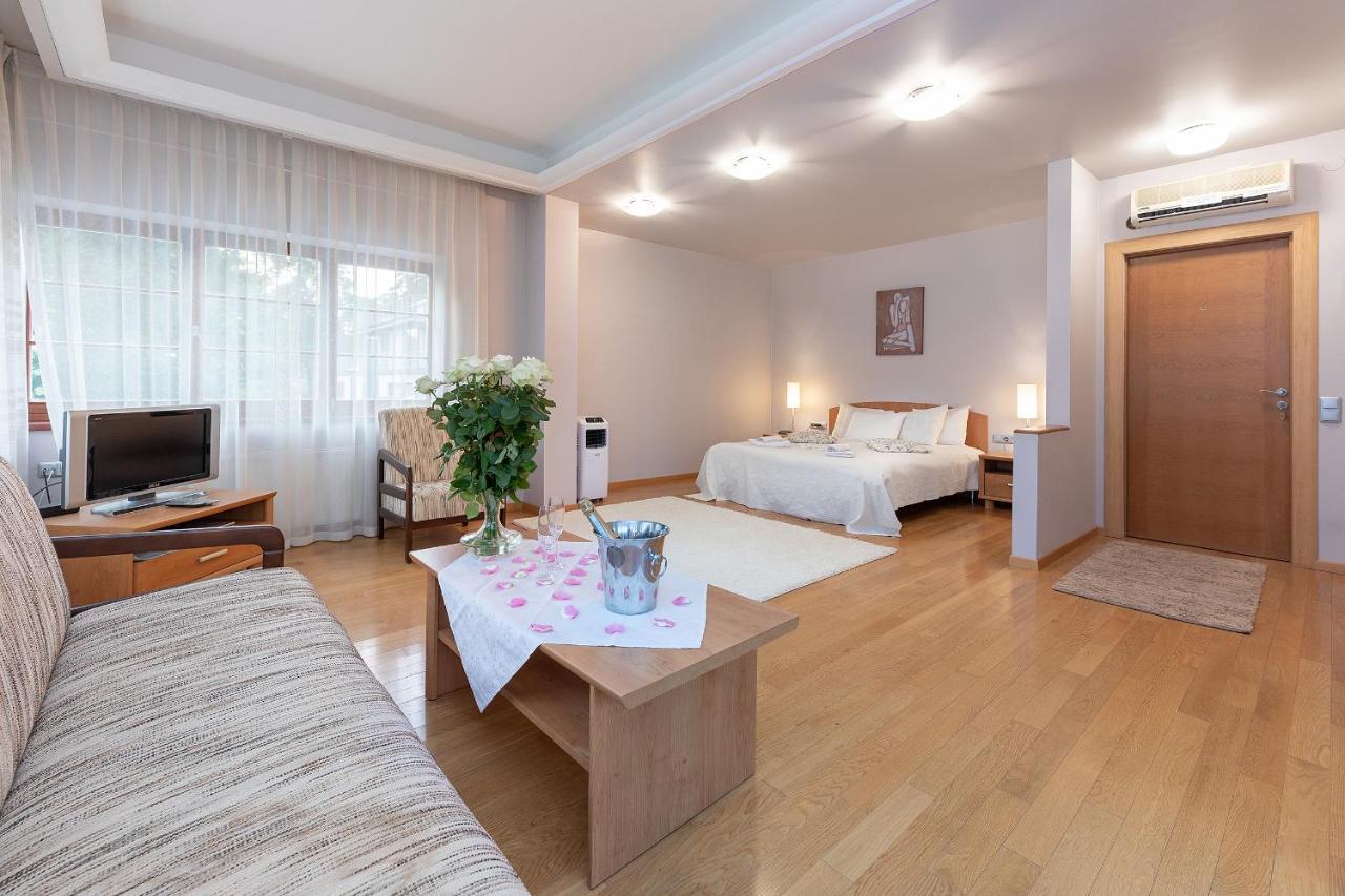 Room In Guest Room - Valensija - Large Suite Jurmala Exterior photo